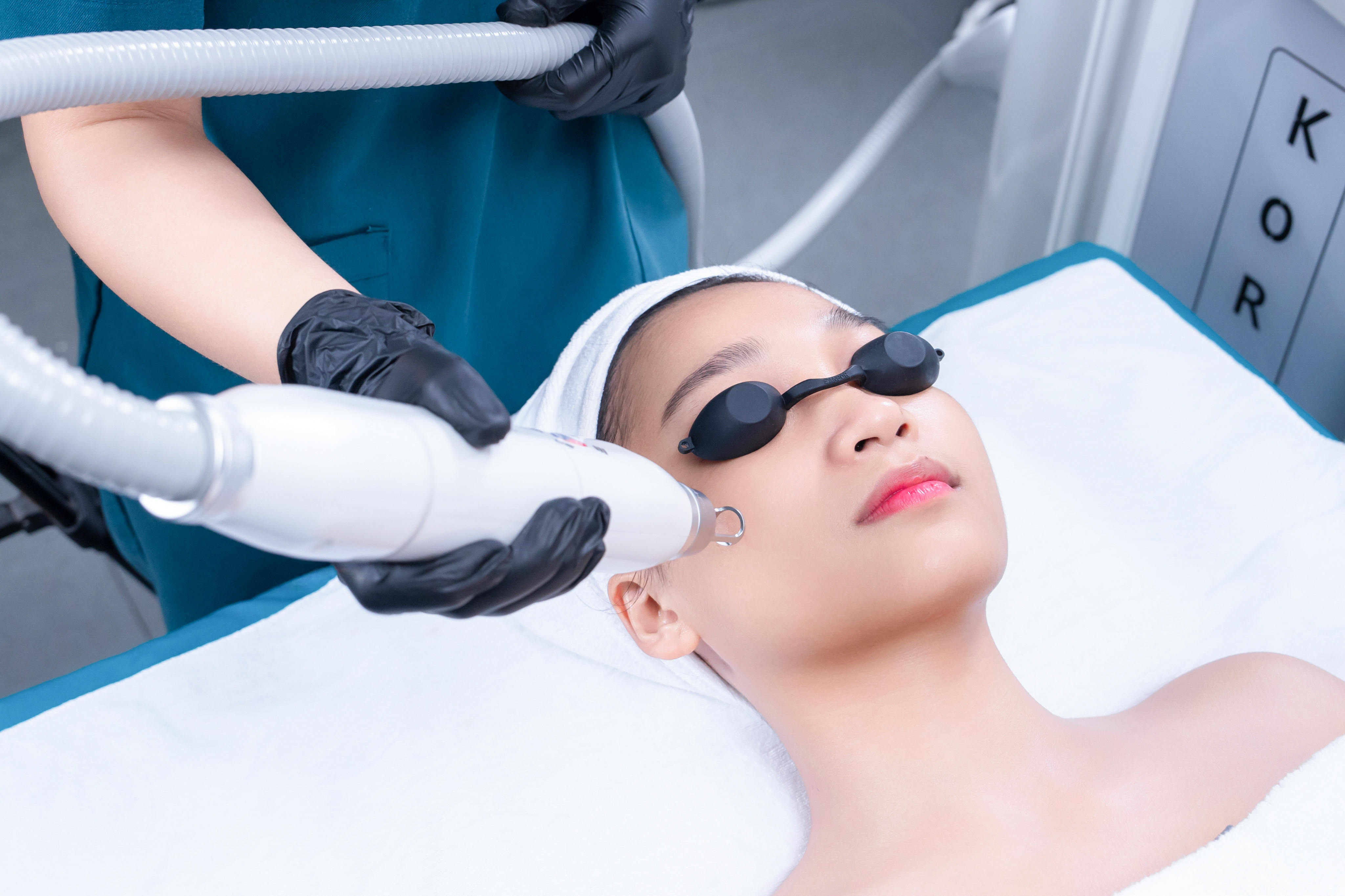 Laser C6: Công Nghệ Trẻ Hóa Da Đột Phá 2025