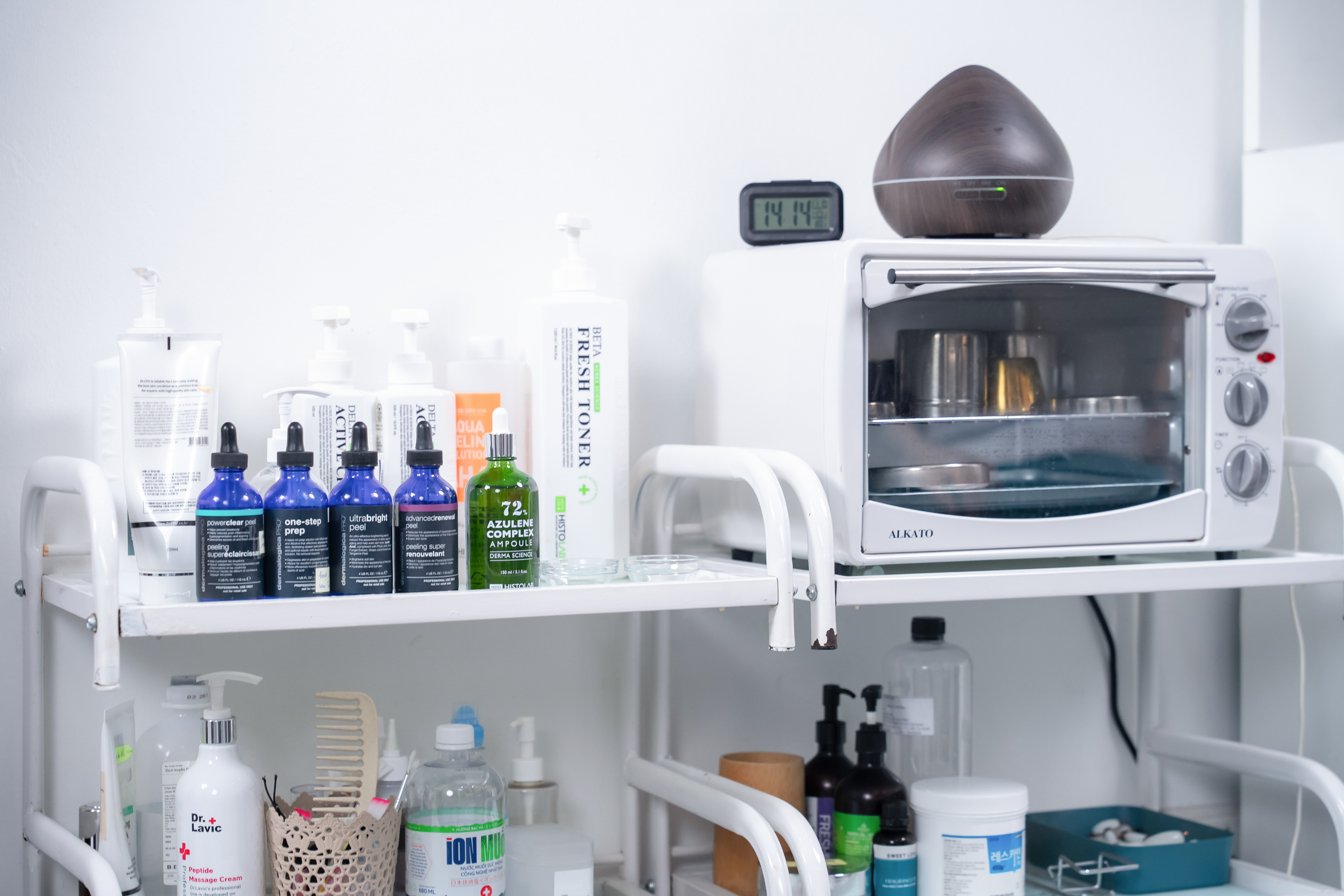 Retinol Vs Bakuchiol: Chọn Gì Cho Da Nhạy Cảm?